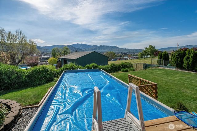 1104 N Baker, East Wenatchee, WA 90880