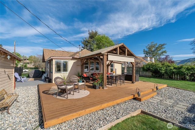 1104 N Baker, East Wenatchee, WA 90880