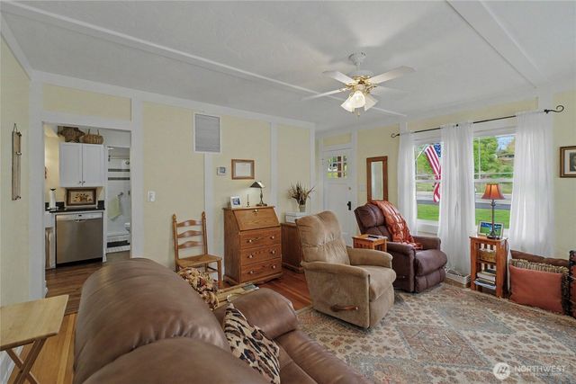 1104 N Baker, East Wenatchee, WA 90880