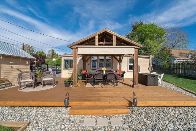 1104 N Baker, East Wenatchee, WA 90880