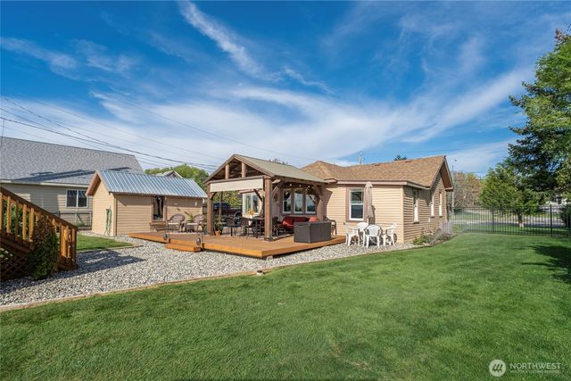 1104 N Baker, East Wenatchee, WA 90880