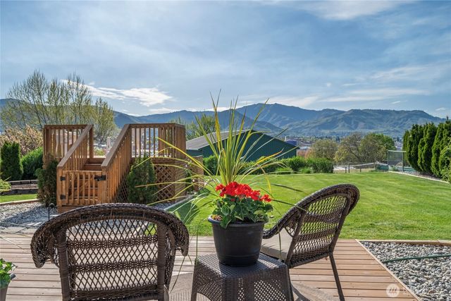 1104 N Baker, East Wenatchee, WA 90880