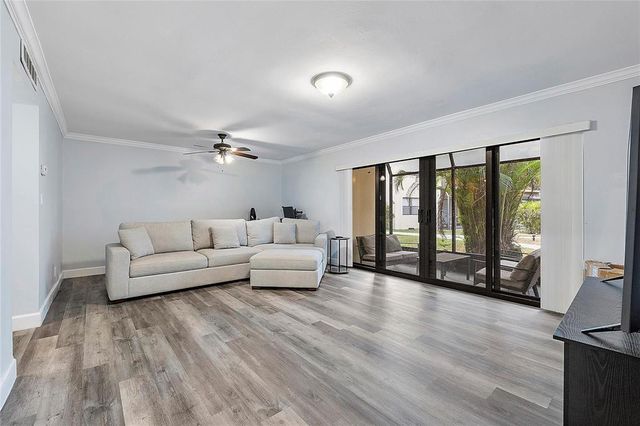 301 N Pine Island Road 107, Plantation, FL 33324