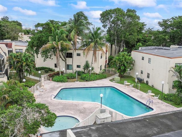301 N Pine Island Road 107, Plantation, FL 33324