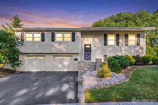 24 Wilk Road, Edison, NJ 08837