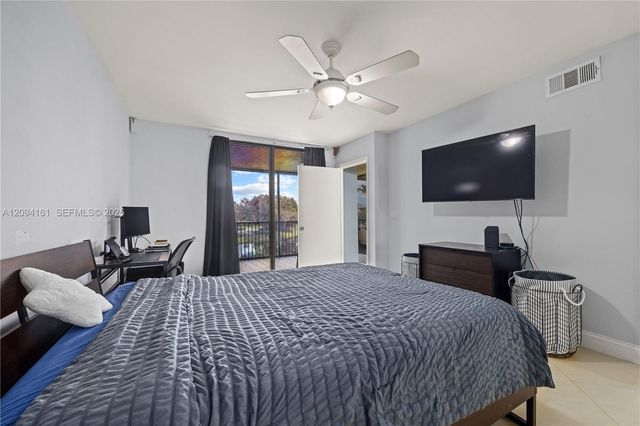10631 NW 14th Street 222, Plantation, FL 33322