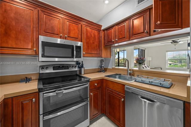 10631 NW 14th Street 222, Plantation, FL 33322