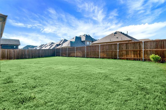 1121 Red Hawk Lane, Forney, TX 75126
