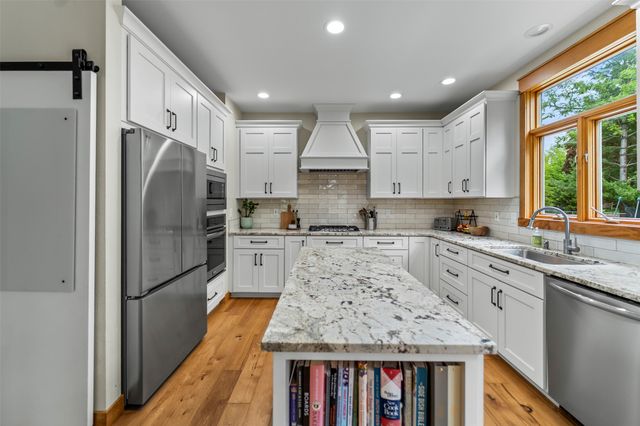 817 Vermont Circle, Ames, IA 50014