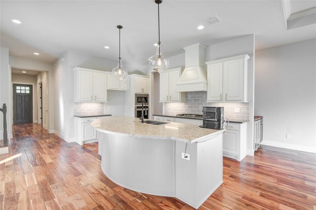 135 Bella Luce, Shenandoah, TX 77381