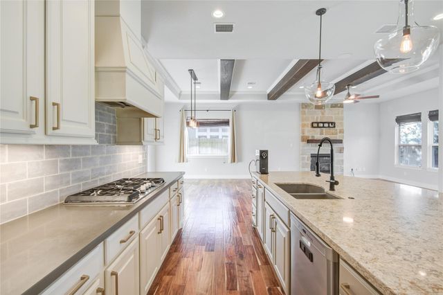 135 Bella Luce, Shenandoah, TX 77381