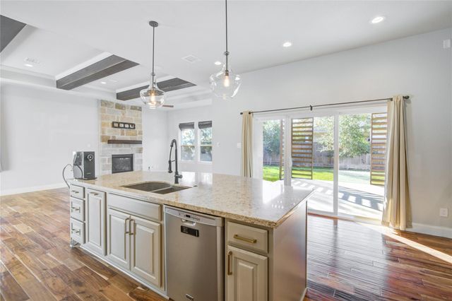 135 Bella Luce, Shenandoah, TX 77381