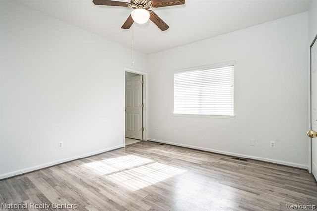1291 Azalea Lane 120, Waterford, MI 48327