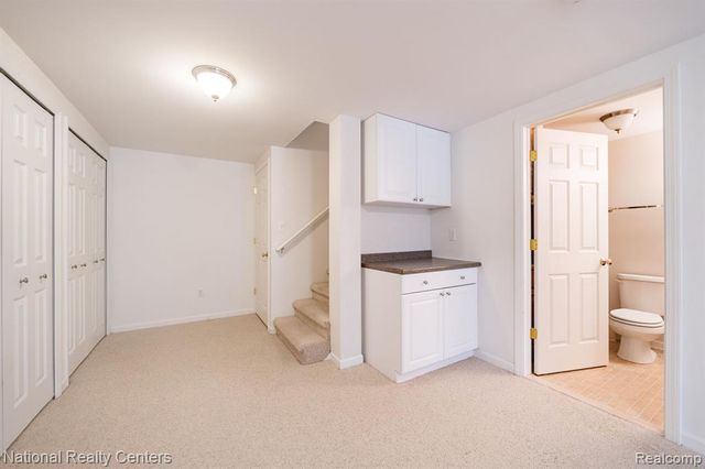 1291 Azalea Lane 120, Waterford, MI 48327