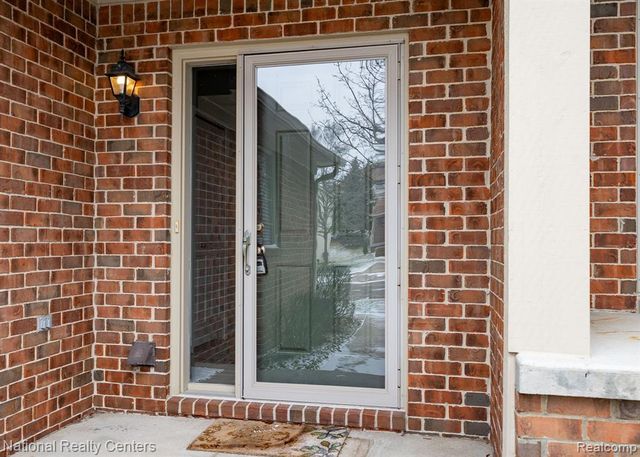 1291 Azalea Lane 120, Waterford, MI 48327