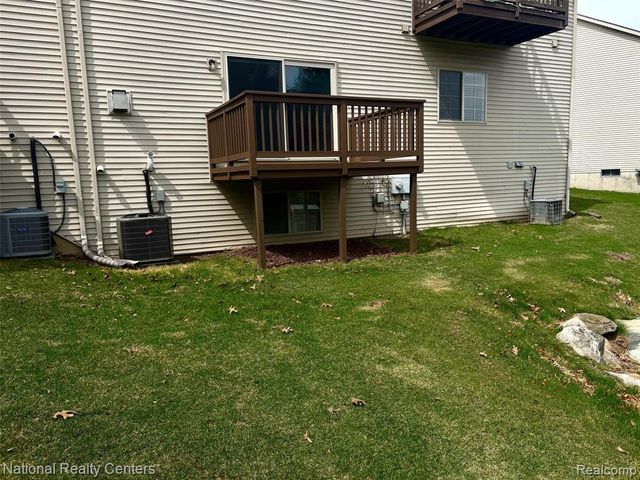 1291 Azalea Lane 120, Waterford, MI 48327
