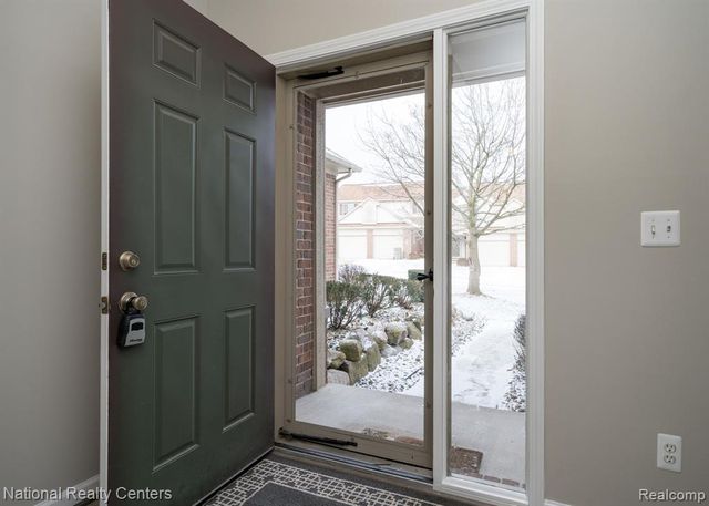 1291 Azalea Lane 120, Waterford, MI 48327