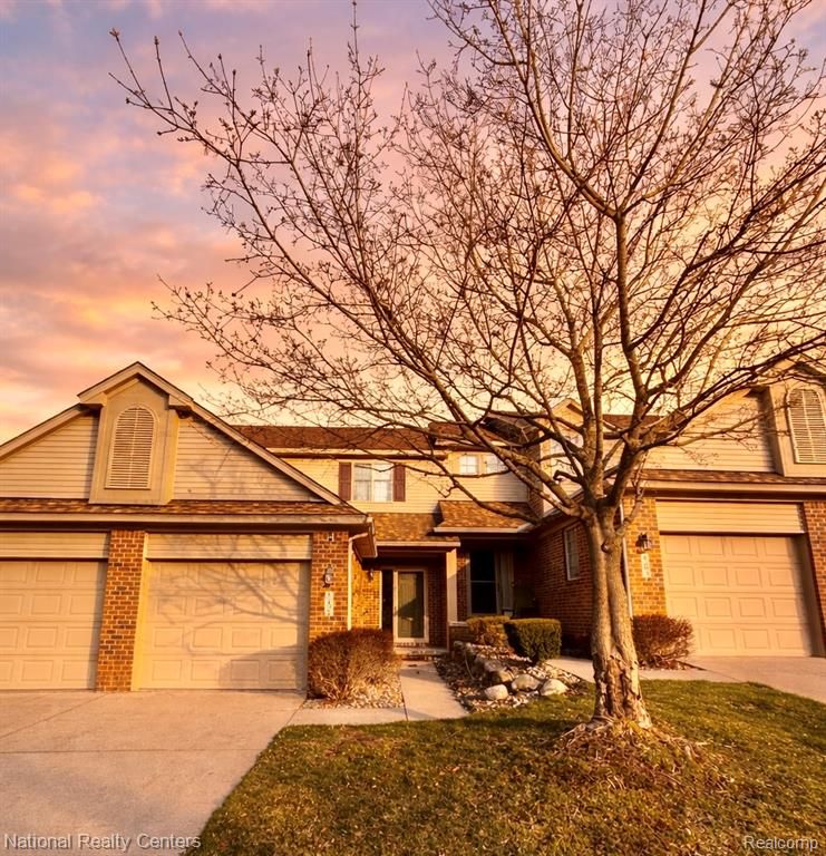 1291 Azalea Lane 120, Waterford, MI 48327