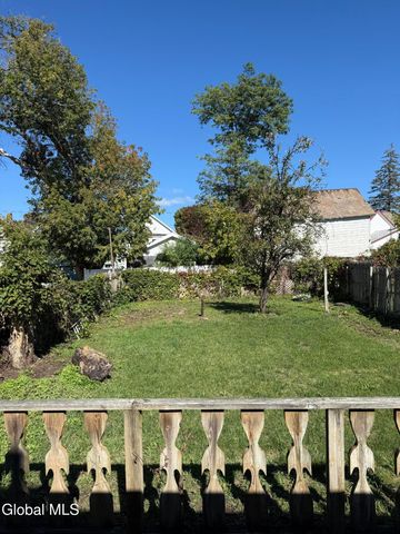 1320 4th Avenue, Schenectady, NY 12303