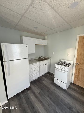 1320 4th Avenue, Schenectady, NY 12303