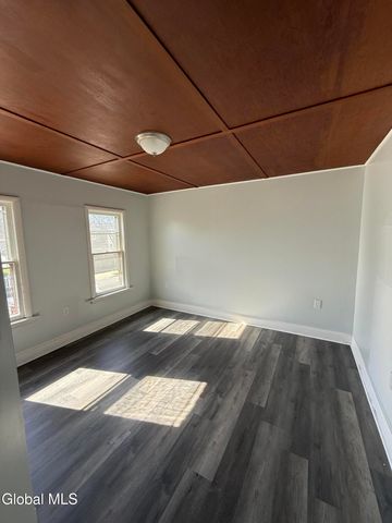 1320 4th Avenue, Schenectady, NY 12303