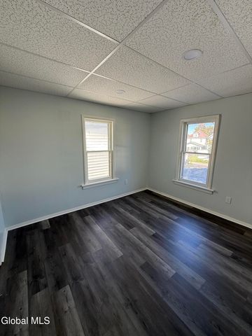 1320 4th Avenue, Schenectady, NY 12303