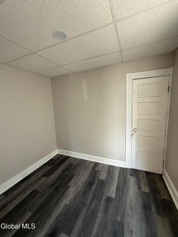 1320 4th Avenue, Schenectady, NY 12303