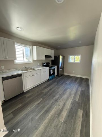 1320 4th Avenue, Schenectady, NY 12303