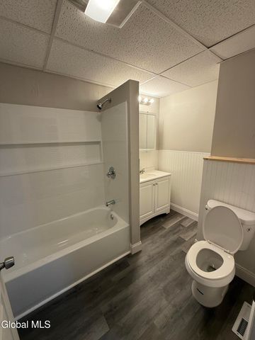 1320 4th Avenue, Schenectady, NY 12303