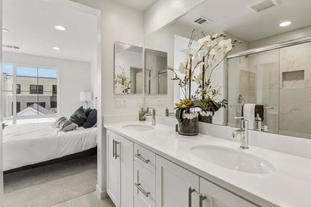 2572 Delphinium Lane, Carlsbad, CA 92008