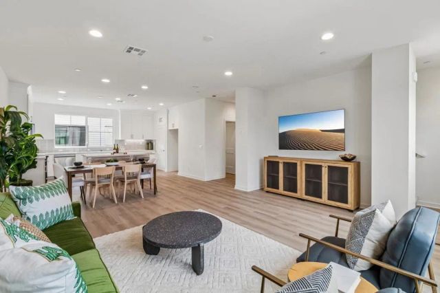 2572 Delphinium Lane, Carlsbad, CA 92008