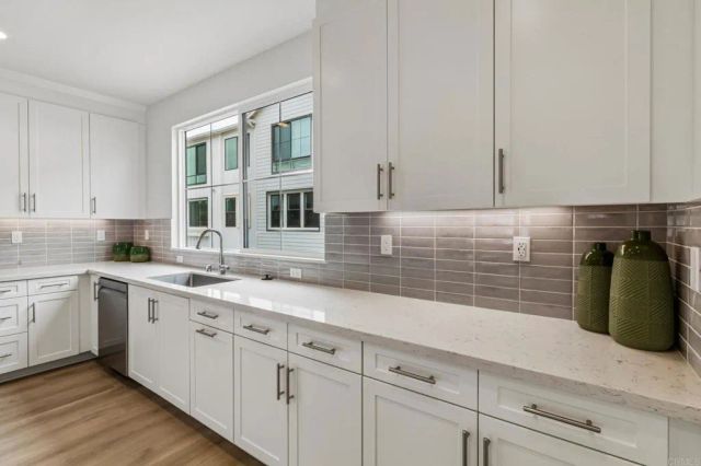 2572 Delphinium Lane, Carlsbad, CA 92008