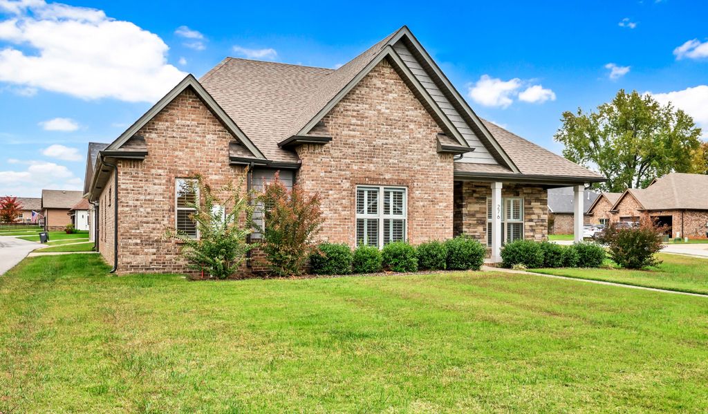 276 Dorchester Cir, Clarksville, TN 37043