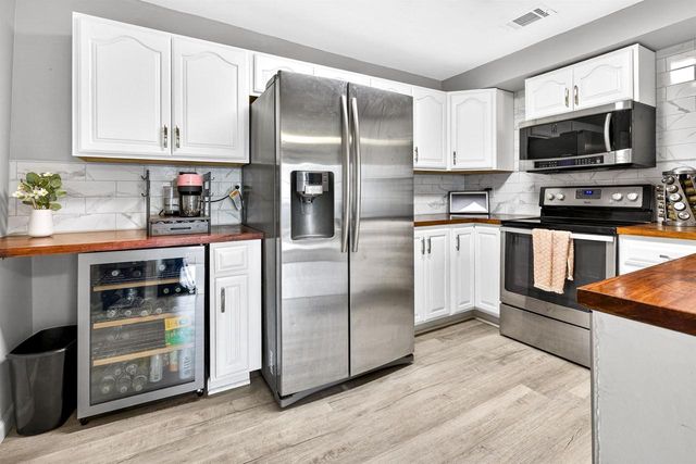 327 W 7TH AVENUE, Oshkosh, WI 54902