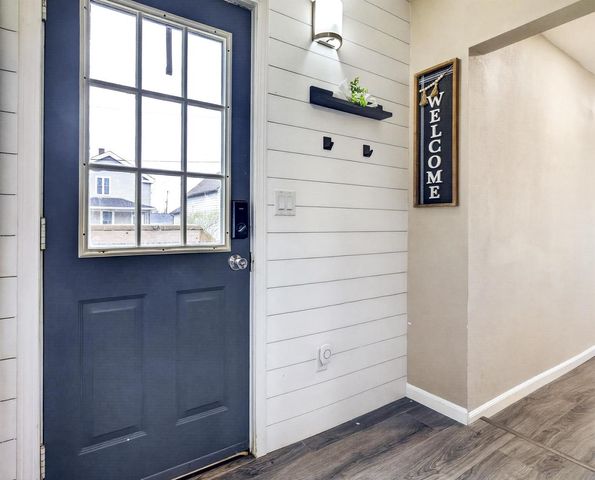 327 W 7TH AVENUE, Oshkosh, WI 54902