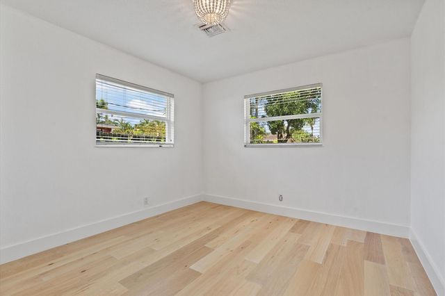 4461 NE 19th Avenue, Oakland Park, FL 33308