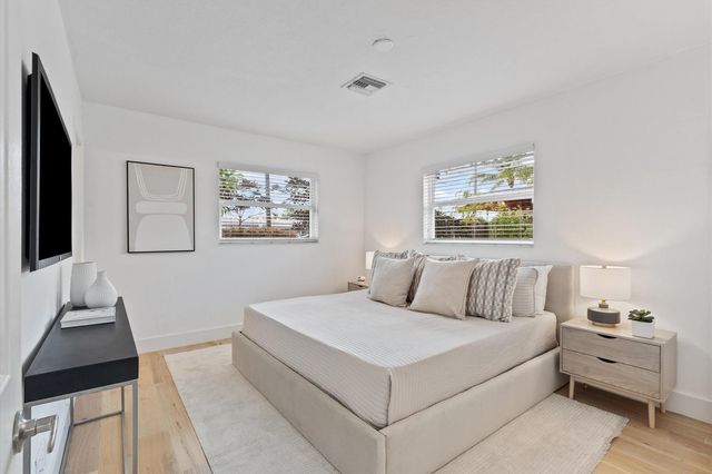 4461 NE 19th Avenue, Oakland Park, FL 33308