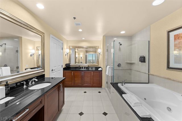 135 East Harmon Avenue 2120, Las Vegas, NV 89109