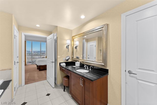 135 East Harmon Avenue 2120, Las Vegas, NV 89109