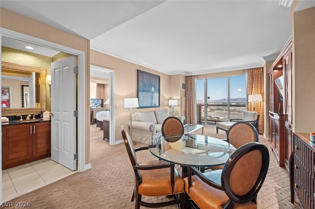 135 East Harmon Avenue 2120, Las Vegas, NV 89109 — photo 2