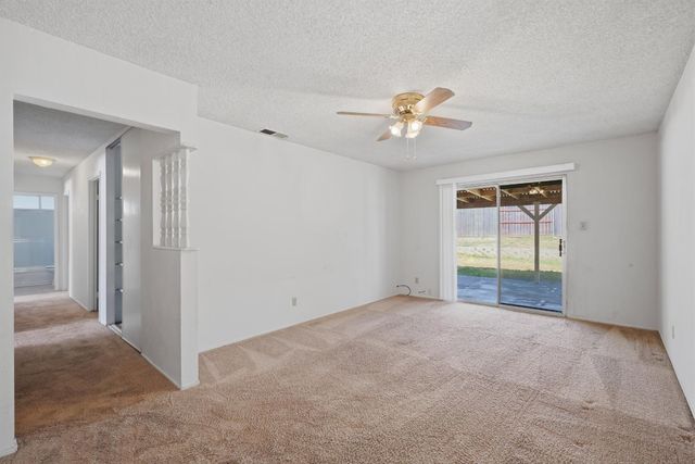 6944 Woodmore Oaks Dr, Orangevale, CA 95662