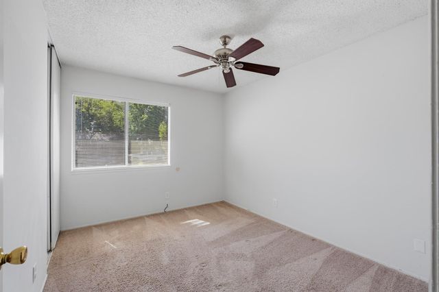 6944 Woodmore Oaks Dr, Orangevale, CA 95662