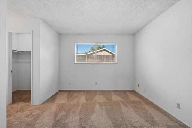 6944 Woodmore Oaks Dr, Orangevale, CA 95662