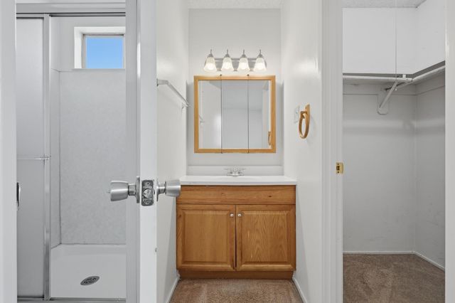 6944 Woodmore Oaks Dr, Orangevale, CA 95662