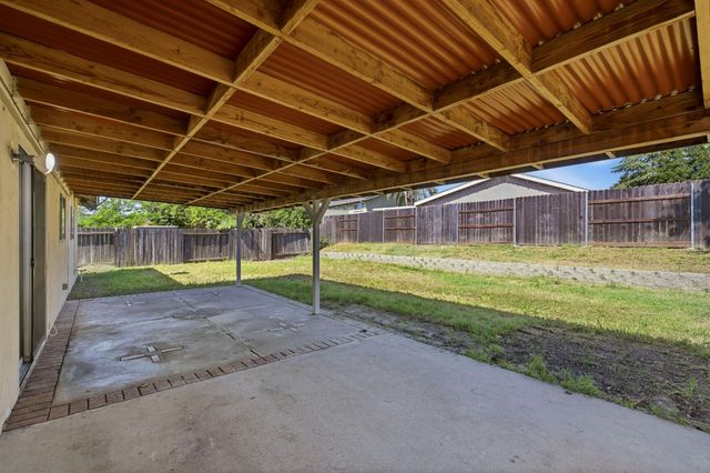 6944 Woodmore Oaks Dr, Orangevale, CA 95662