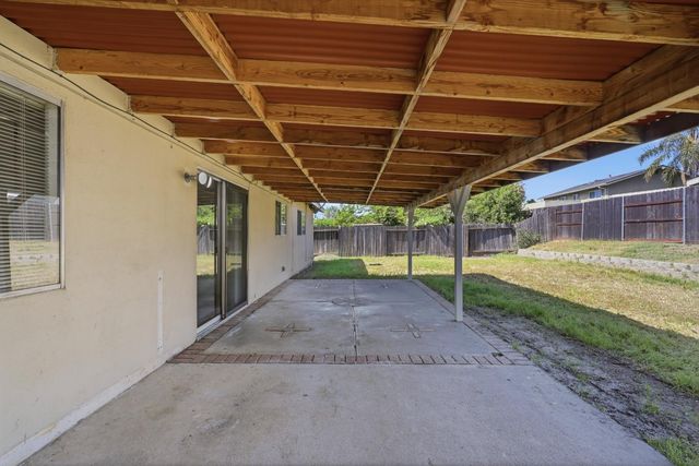 6944 Woodmore Oaks Dr, Orangevale, CA 95662