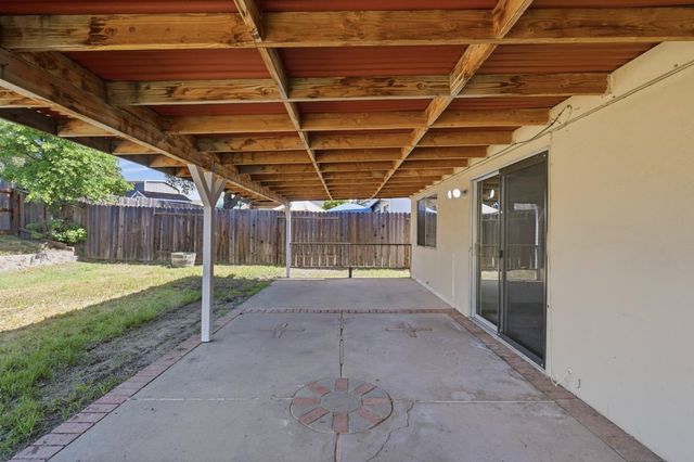 6944 Woodmore Oaks Dr, Orangevale, CA 95662