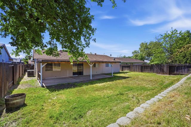 6944 Woodmore Oaks Dr, Orangevale, CA 95662