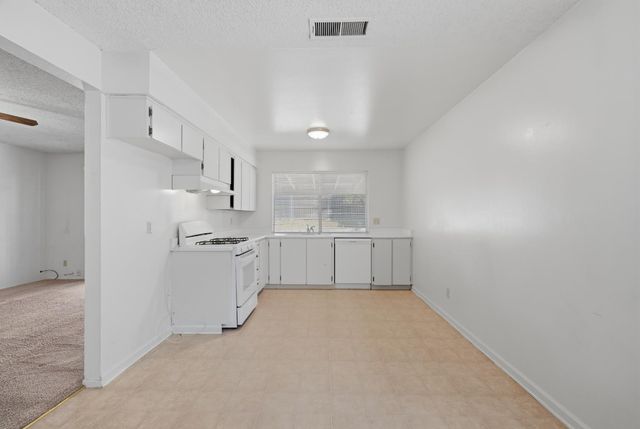 6944 Woodmore Oaks Dr, Orangevale, CA 95662