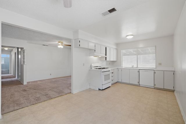 6944 Woodmore Oaks Dr, Orangevale, CA 95662